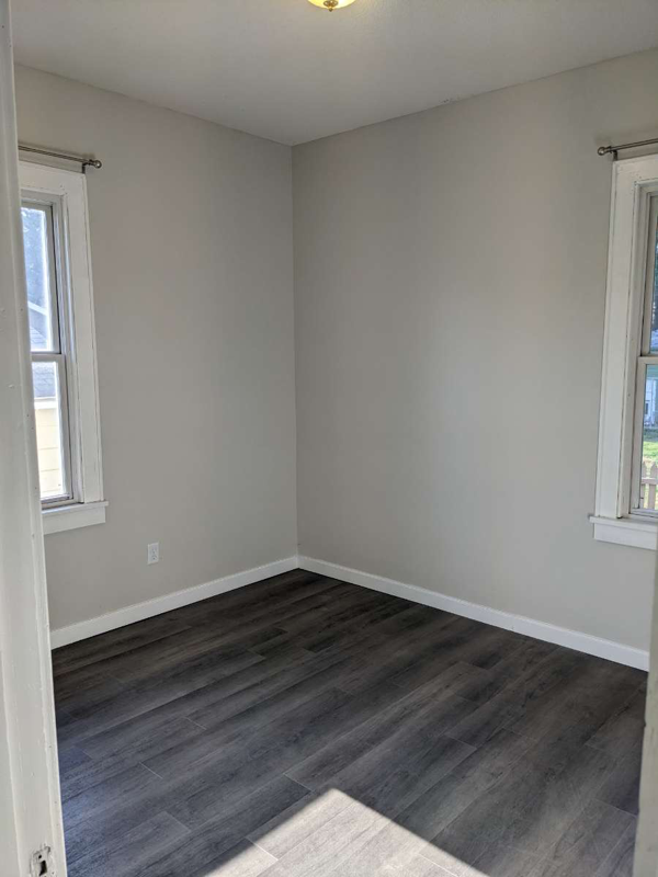 230 Lynn Rd Sw - Photo 2 of 12