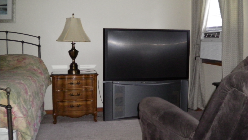 936 Russell Rd - Photo 3 of 9