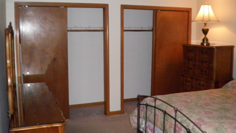 936 Russell Rd - Photo 4 of 9