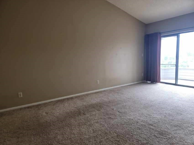 1074 Acapulco Ct - Photo 6 of 14