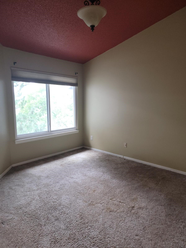 1074 Acapulco Ct - Photo 7 of 14