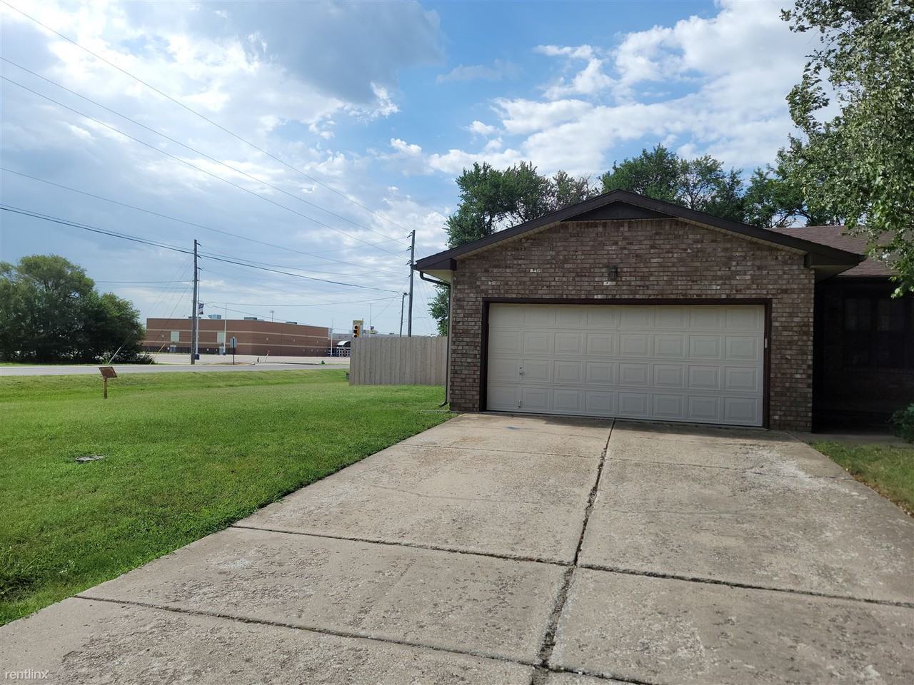 105 Southwind Dr - Photo 3 of 18