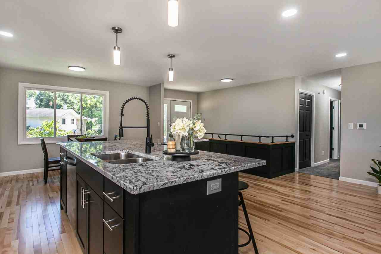 2005 Admiral St - Photo 2 of 13