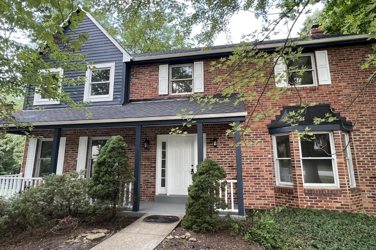 10194 Woodbury Dr - Photo 2 of 40