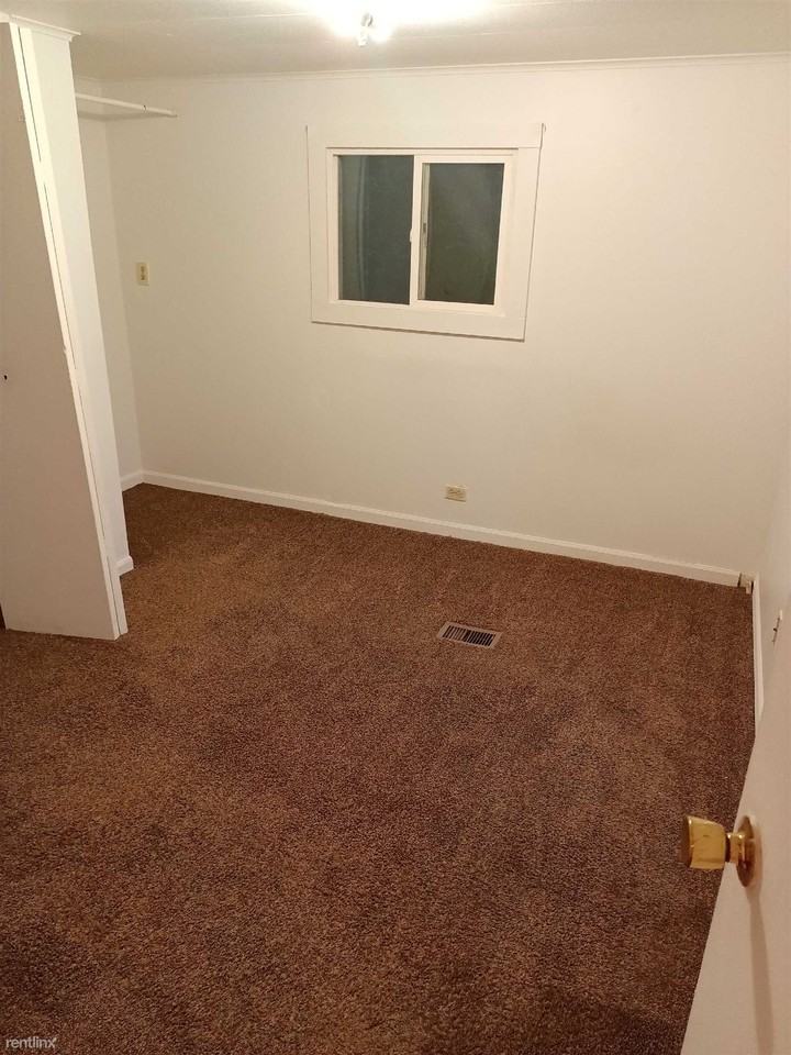 2370 Ahmad Dr - Photo 3 of 9