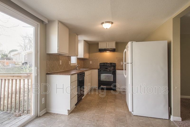 1740 Sinnott Circle - Photo 3 of 12