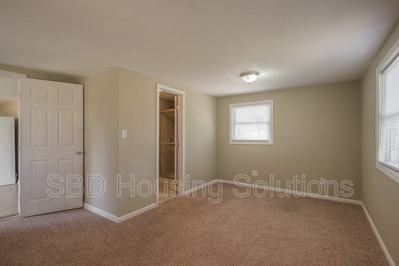 1740 Sinnott Circle - Photo 5 of 12