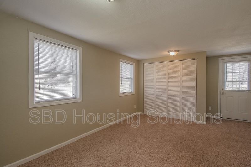 1740 Sinnott Circle - Photo 7 of 12