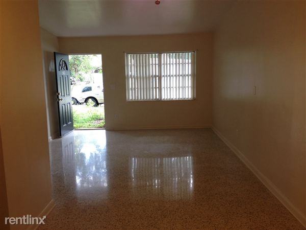 3208 E Elm St - Photo 2 of 13