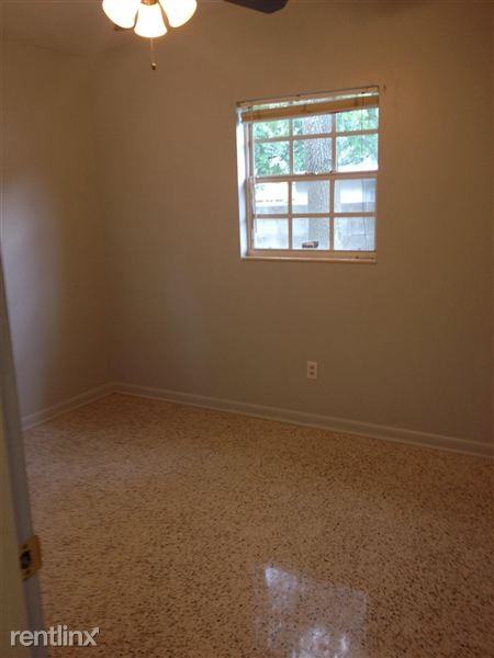 3208 E Elm St - Photo 3 of 13