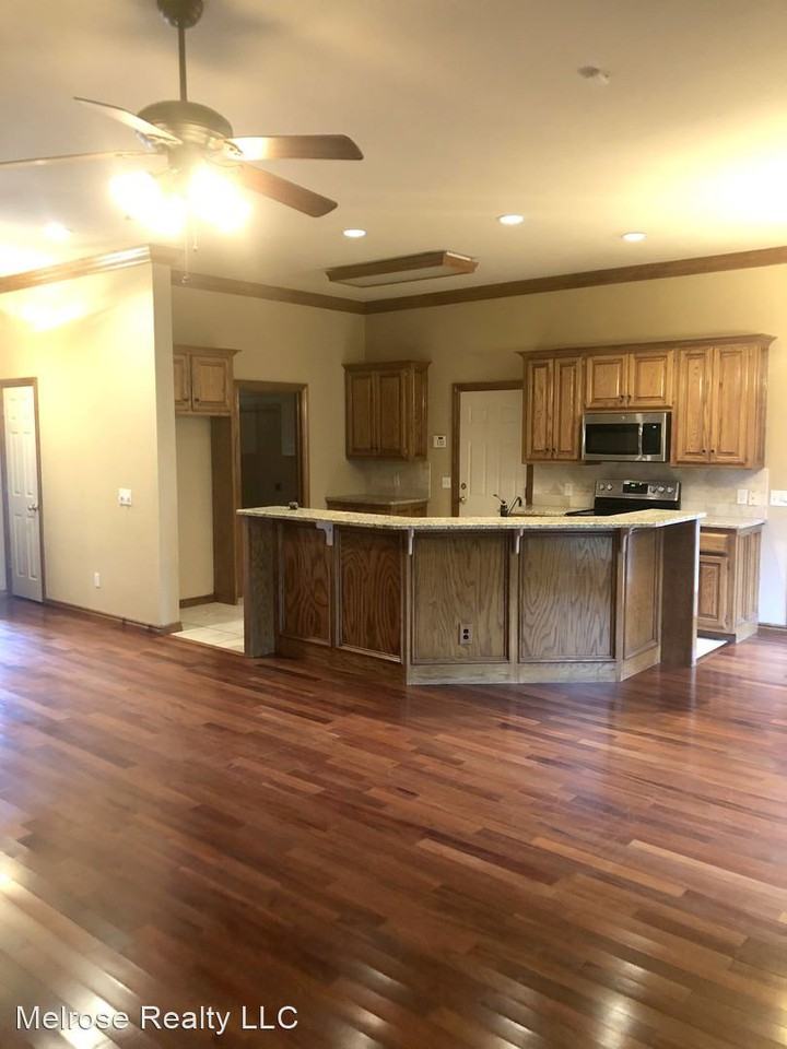 13511 Steeple Chase Cir - Photo 3 of 20