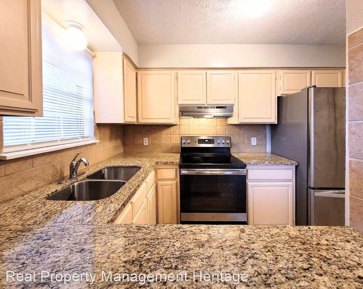 4820 Milwee St - Photo 2 of 27