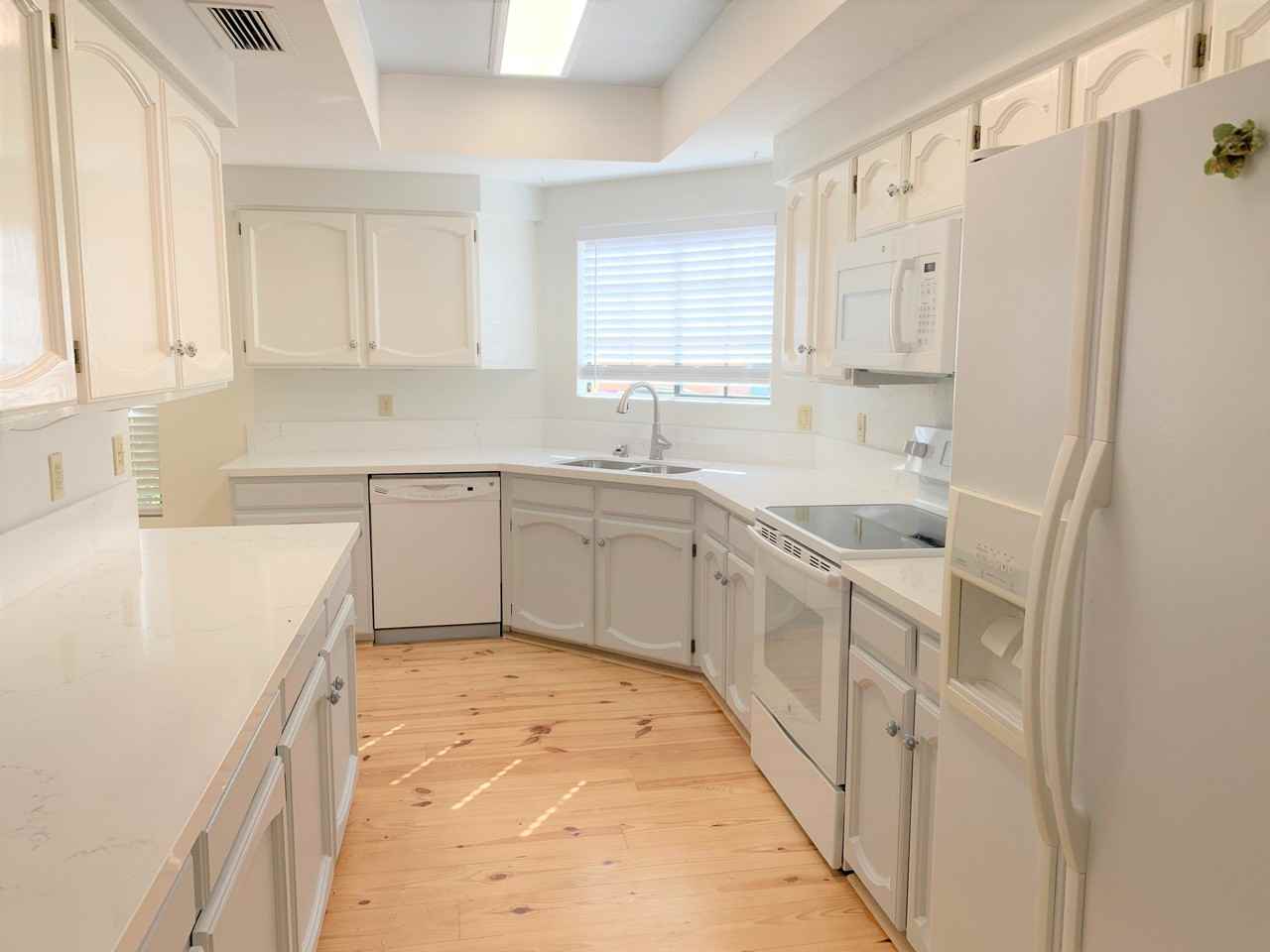 9685 E Sutton Dr - Photo 2 of 17