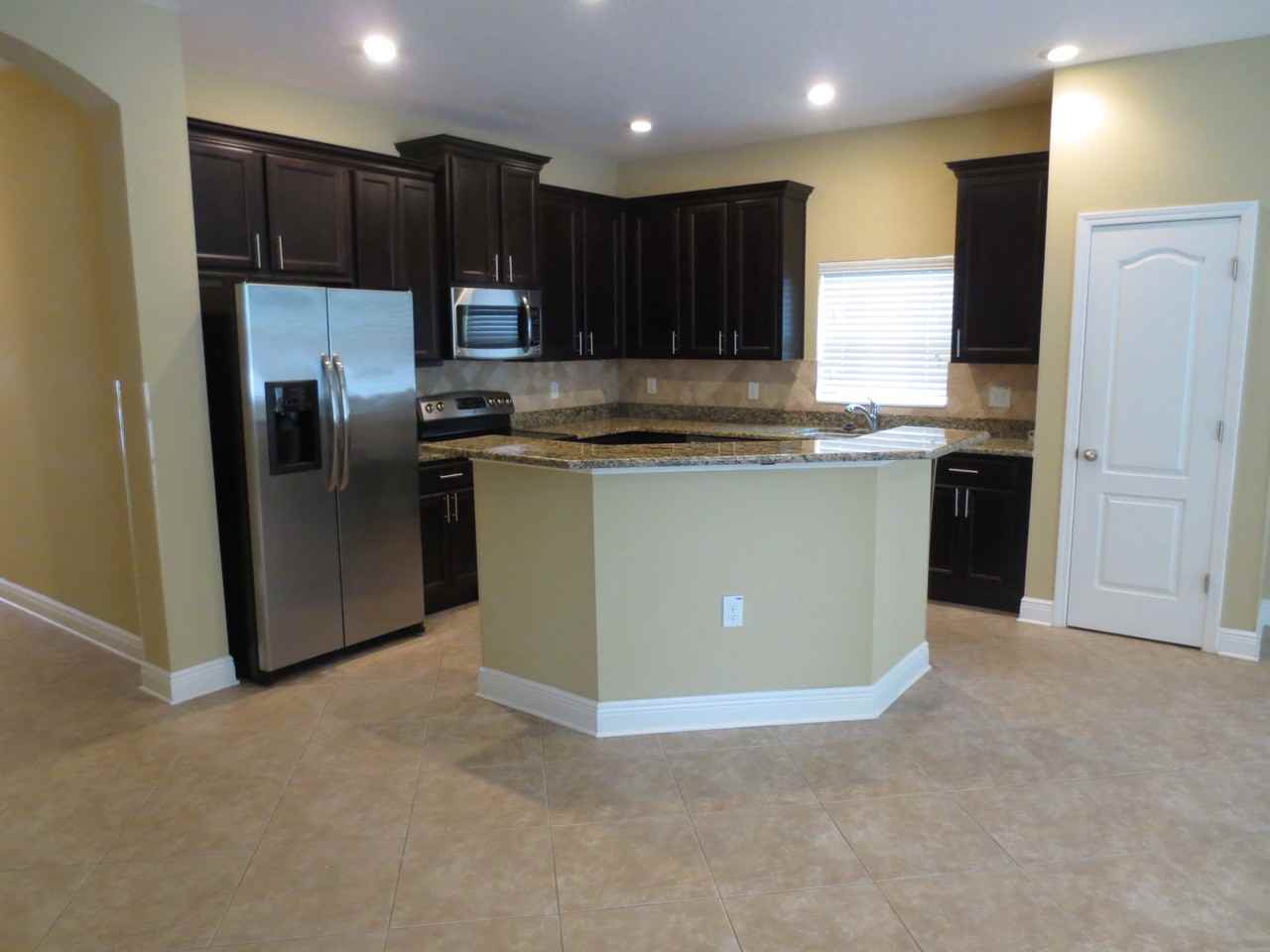 7402 S Fitzgerald St - Photo 2 of 16