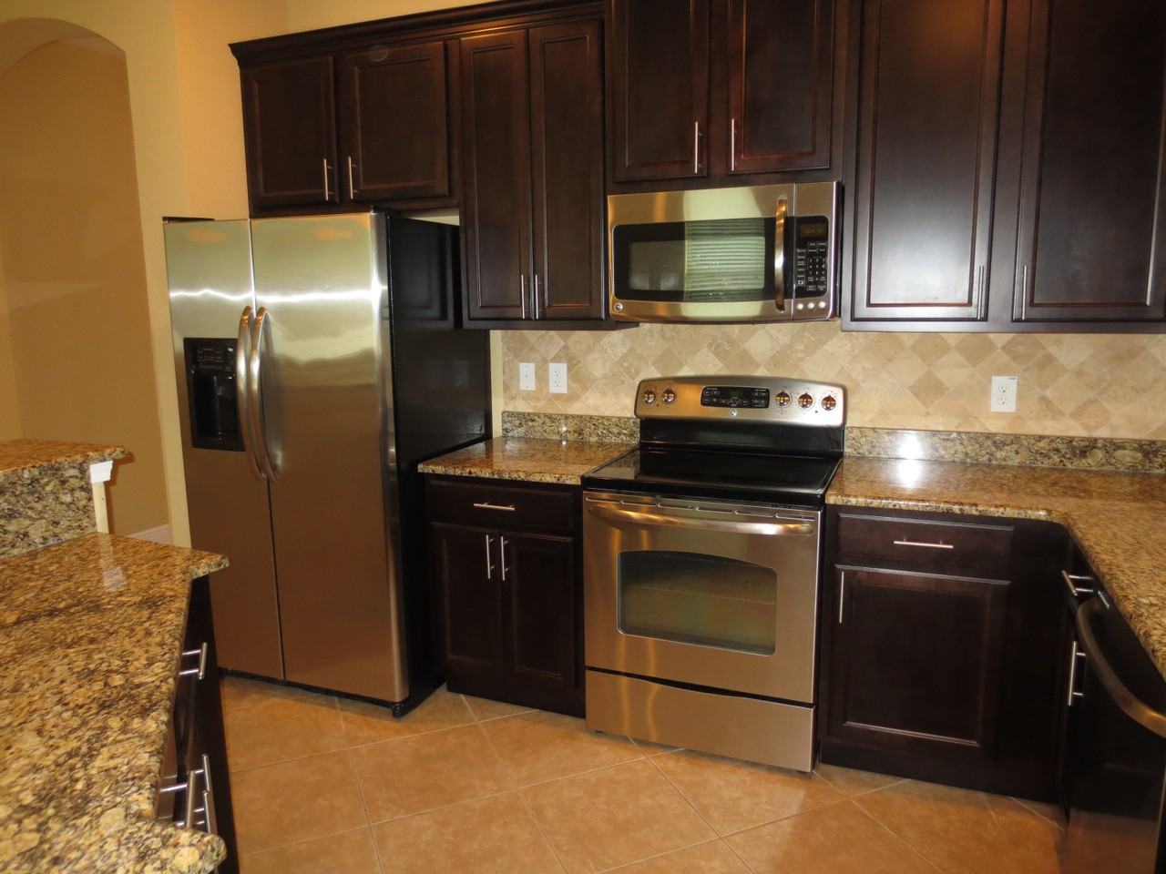 7402 S Fitzgerald St - Photo 3 of 16