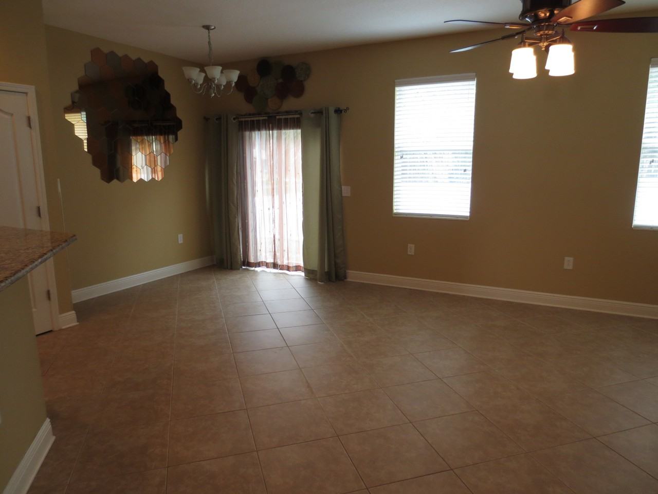 7402 S Fitzgerald St - Photo 5 of 16