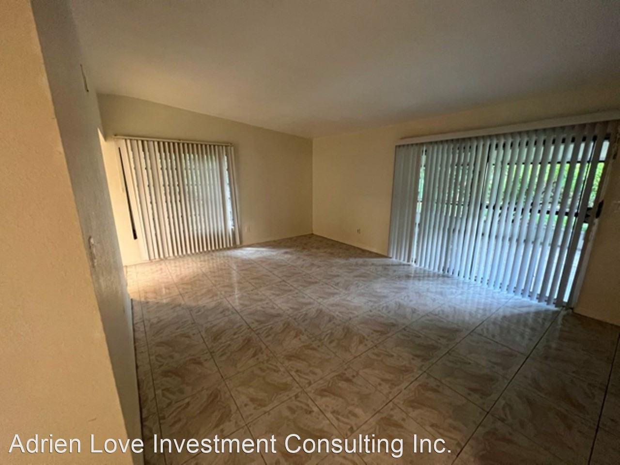 6132 Oakcrest Cir - Photo 2 of 12