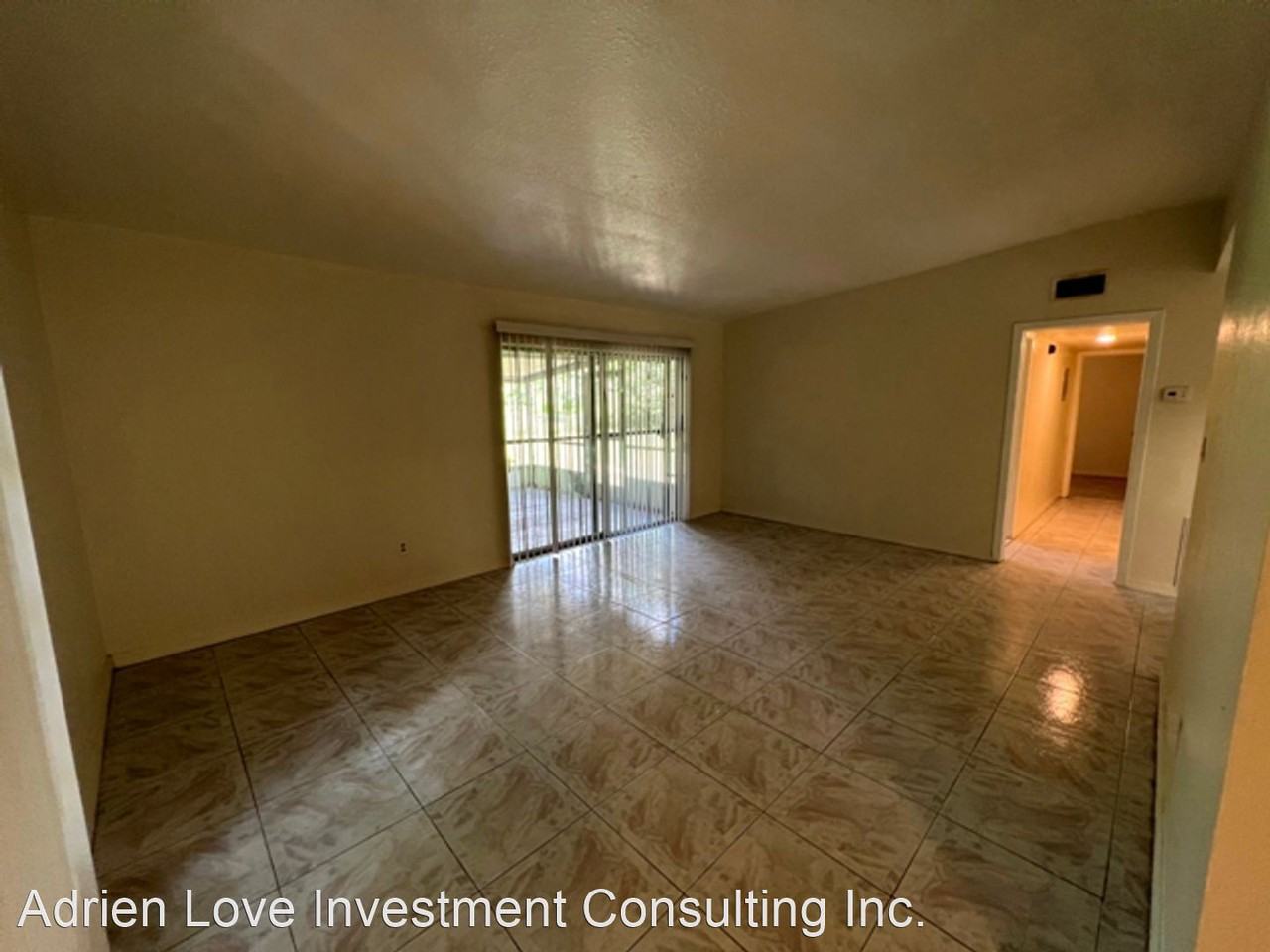 6132 Oakcrest Cir - Photo 3 of 12
