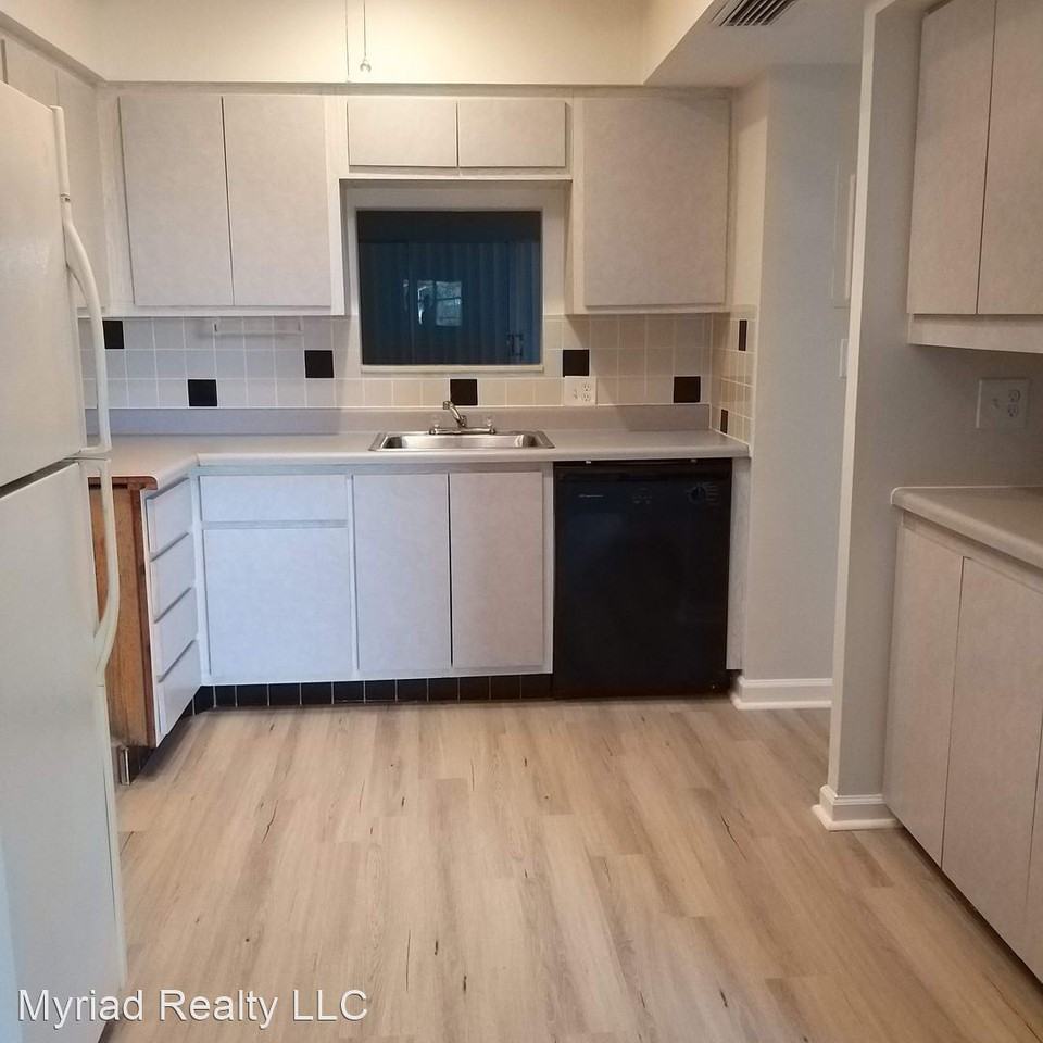 3075 Gardens East Dr #26 - Photo 3 of 13