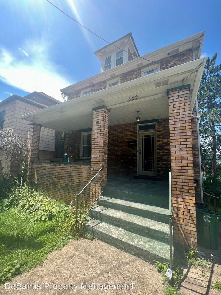 609 Pine Street - Photo 2 of 17