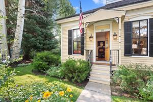 featured image of 123 E Hallam St