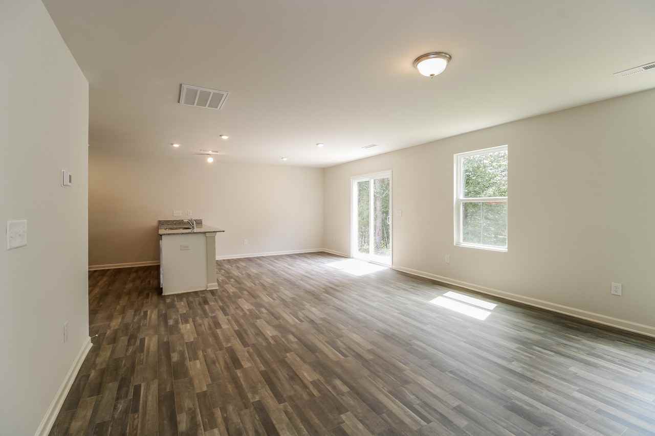 464 Waterview Ct - Photo 2 of 14
