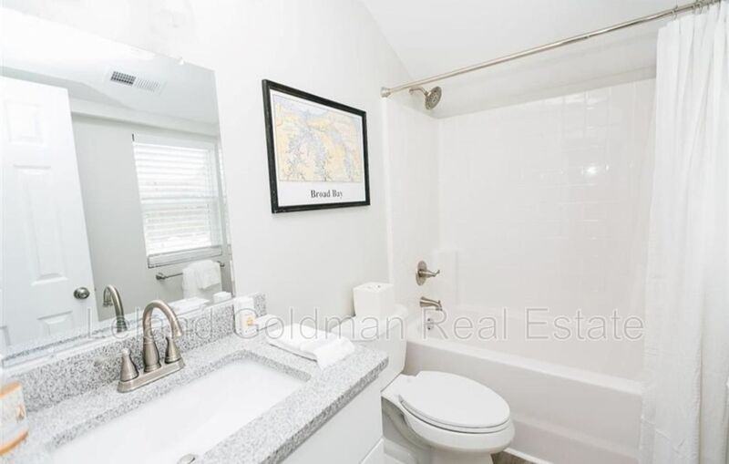 402 33rd St - Photo 2 of 10
