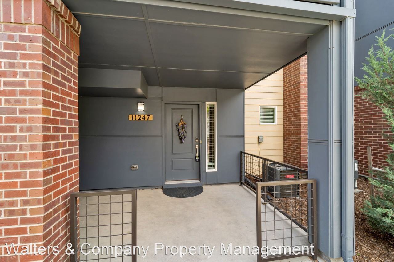 11247 Colony Cir - Photo 2 of 15