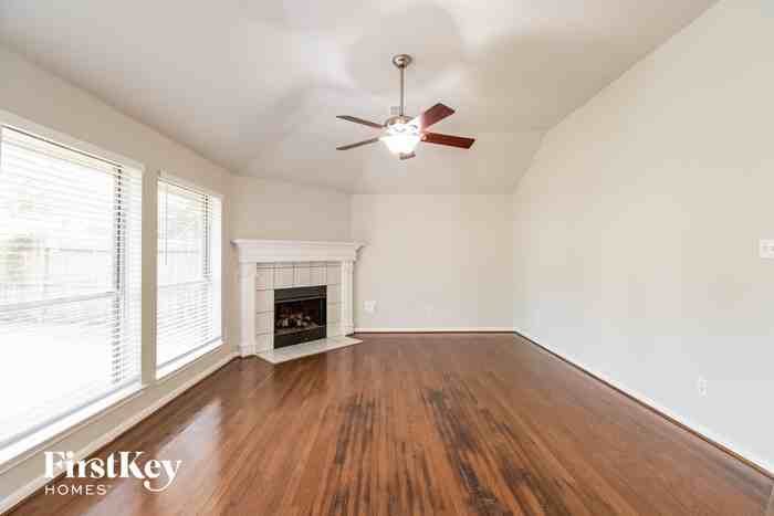 3111 Bay Spring Dr - Photo 2 of 15