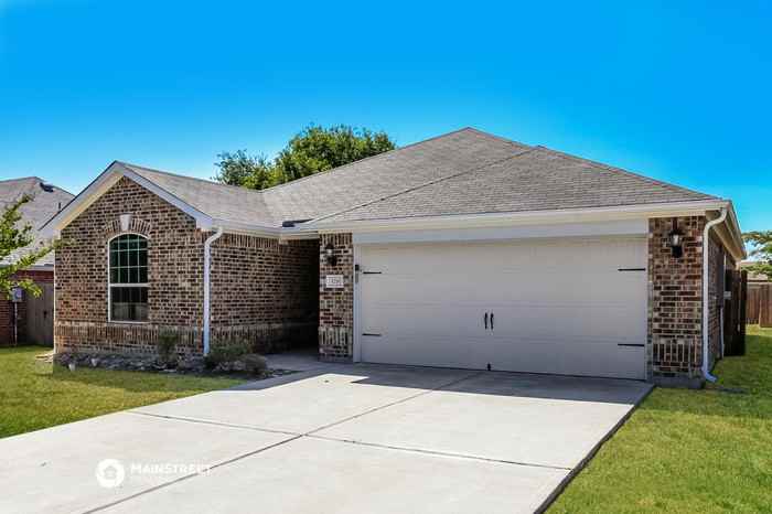 1216 Timberview Dr - Photo 3 of 16