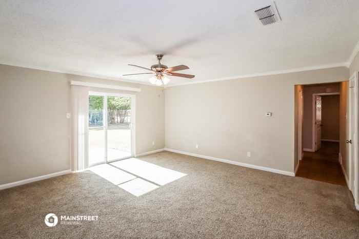 1037 Bryant St - Photo 3 of 16