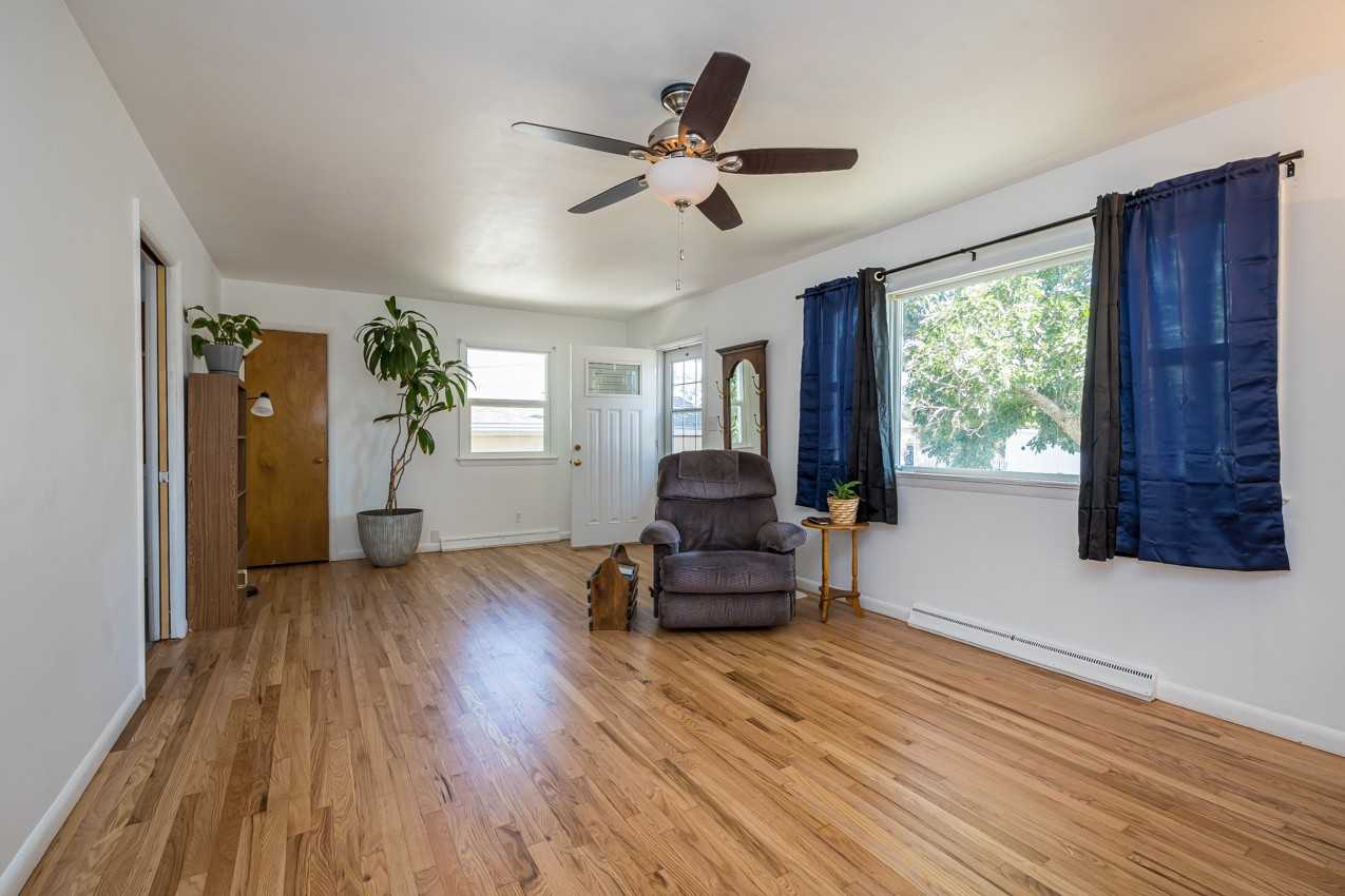 1002 Hot Springs Avenue