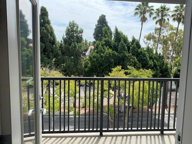 639 North Fairfax Avenue - Photo 5 of 12