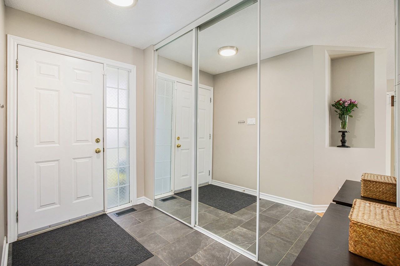 201 Yoho Drive - Photo 3 of 38