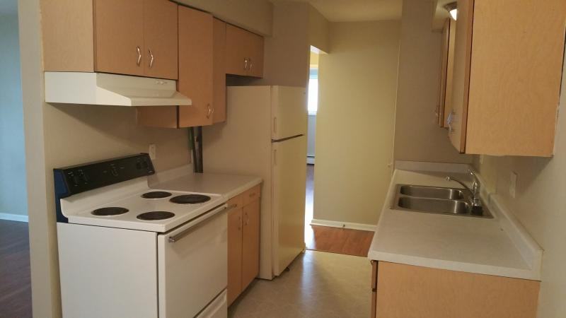 112 W Klubertanz Dr ##Apt - Photo 7 of 14