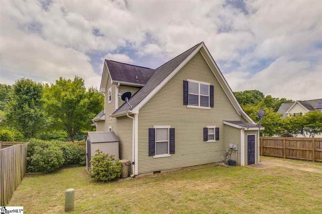 331 Woodlark St #1 - Photo 3 of 25