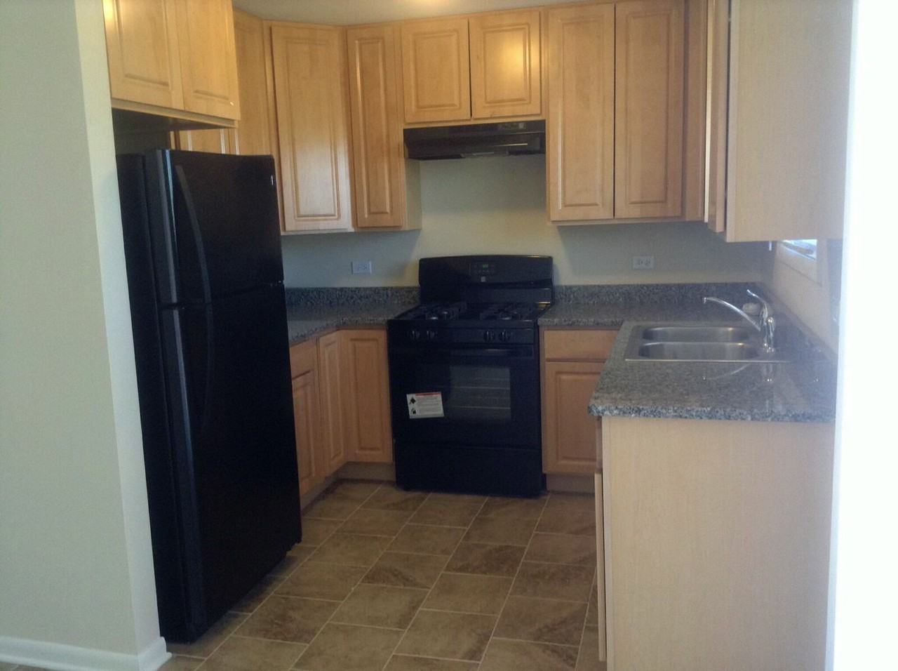 17731 Yale Ln - Photo 3 of 14