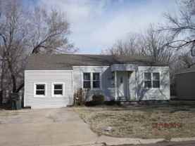 209 E Douglas Dr - Photo 1 of 1