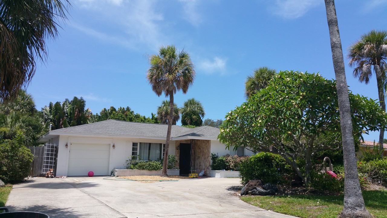 3216 W Debazan Ave - Photo 2 of 3