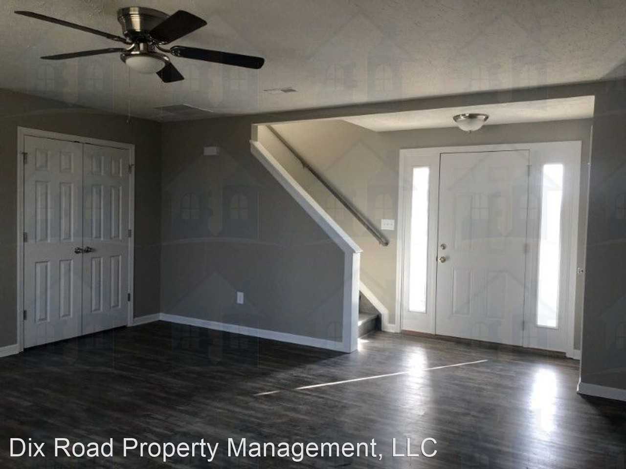 208 Wexford Dr - Photo 3 of 17