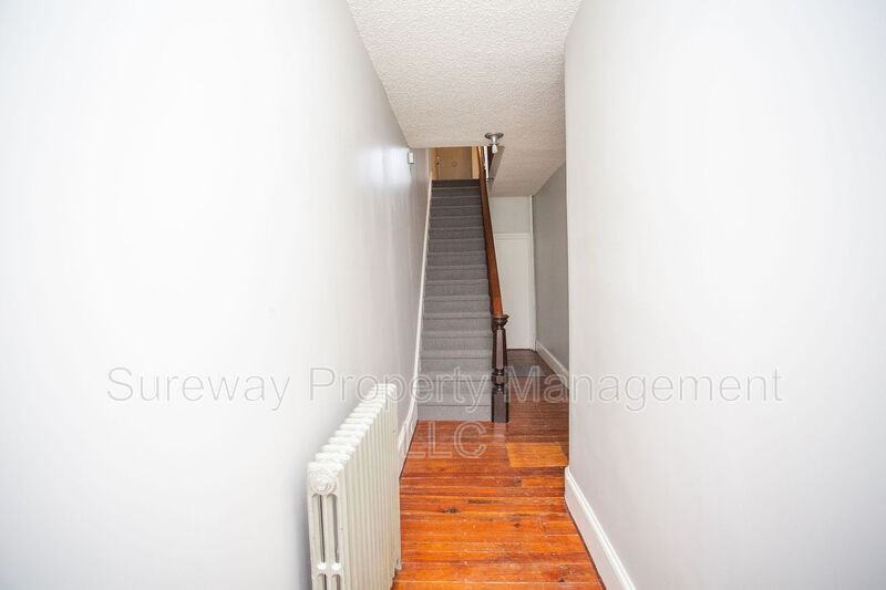 110 E Elm St #B - Photo 2 of 36