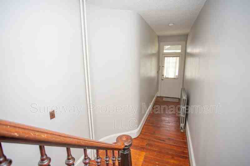 110 E Elm St #B - Photo 3 of 36