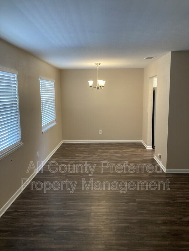 1153 Martha Lee Ave - Photo 4 of 10