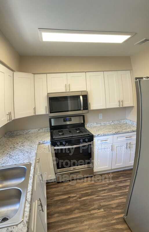 1153 Martha Lee Ave - Photo 6 of 10