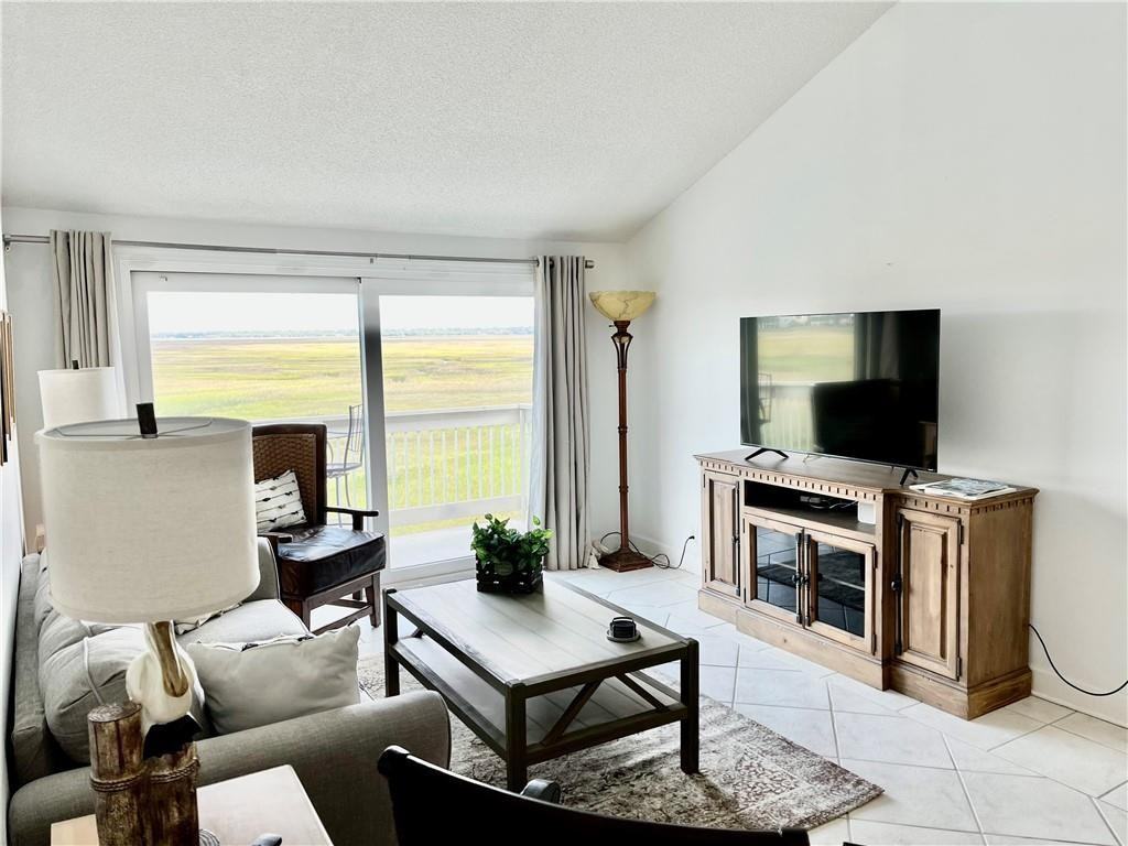 372 Moss Oak Cir - Photo 3 of 44