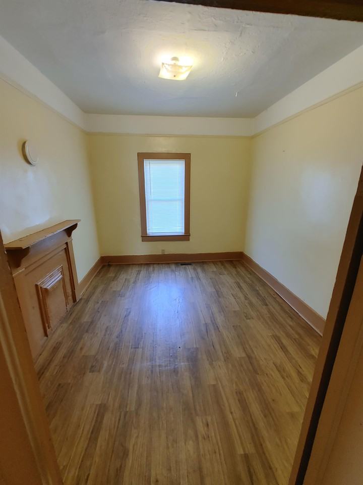 804 Jenkins St #1 - Photo 5 of 18