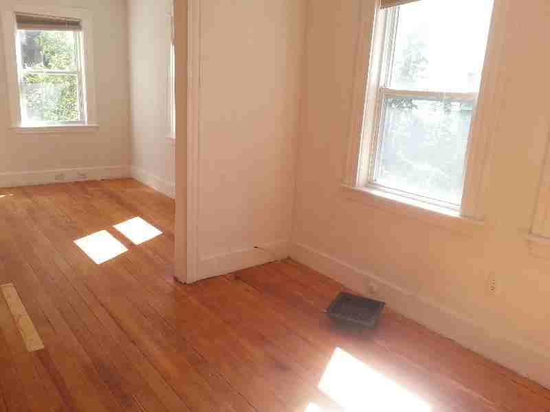 27 Shirley St - Photo 3 of 6