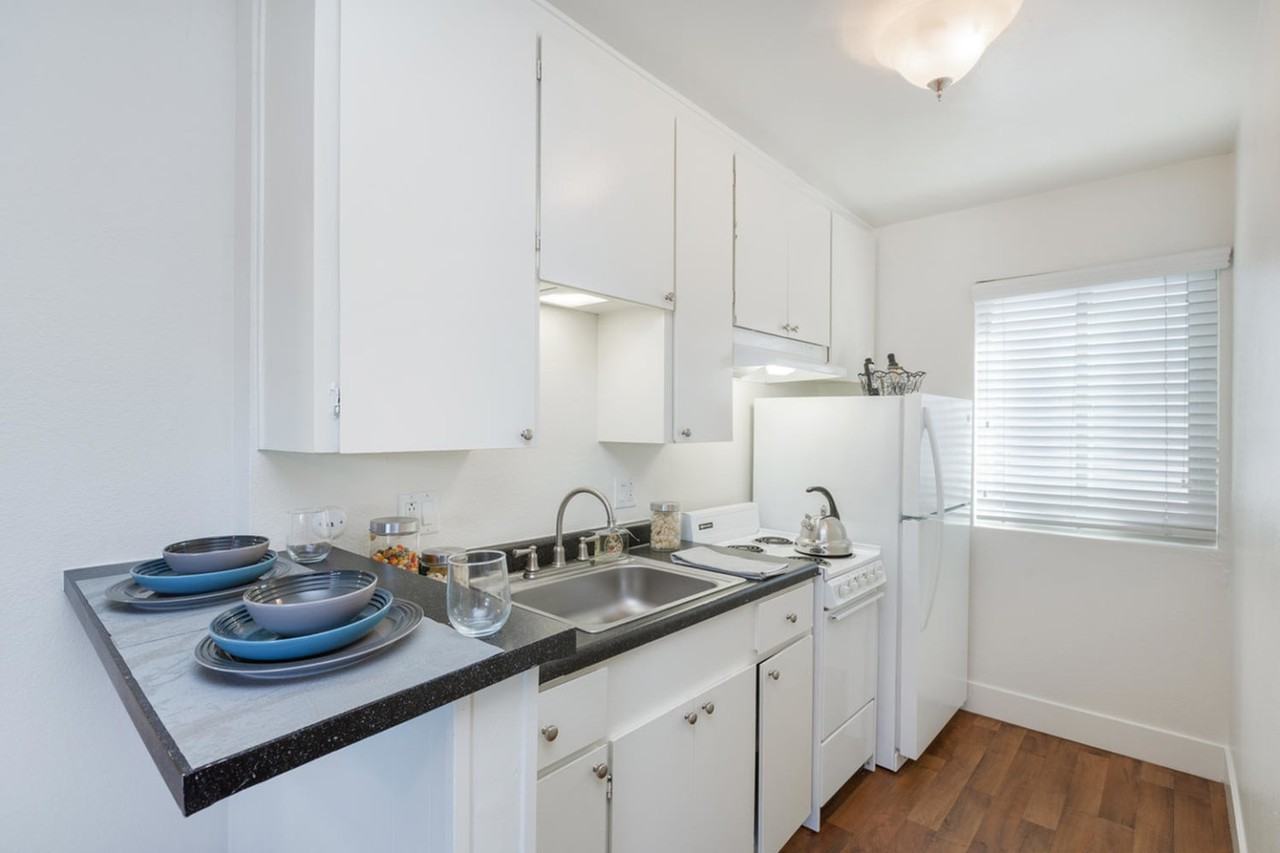 Elan Beachlofts Apartments 852 Chalcedony St, San Diego, CA 92109