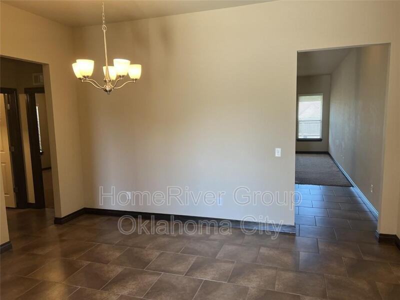 18111 Manera Way - Photo 2 of 14