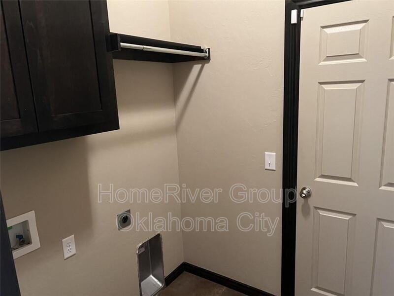 18111 Manera Way - Photo 3 of 14